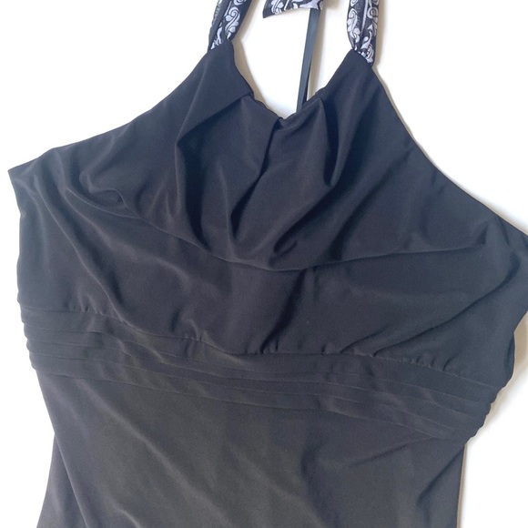 White House Black Market Black halter top, Size M - Picture 2 of 10